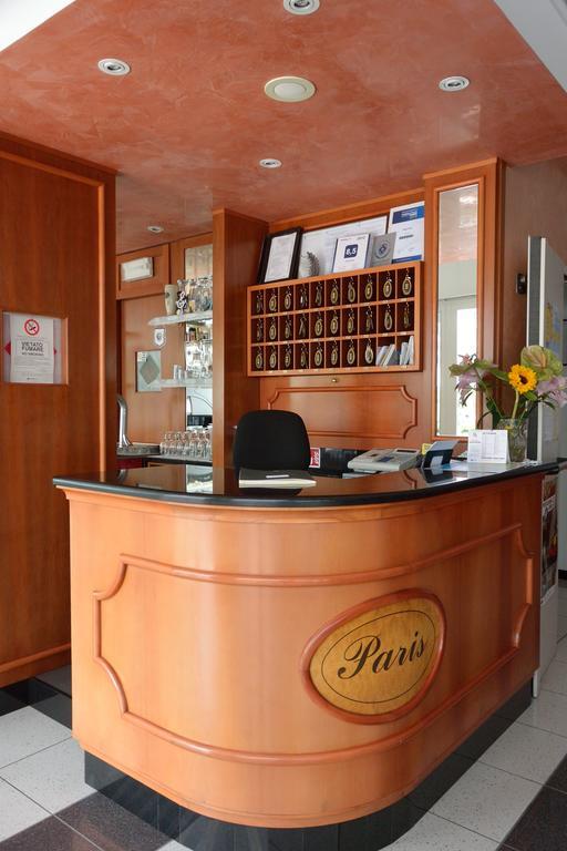 Paris Hotel